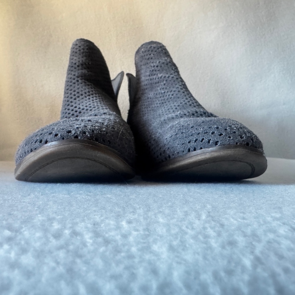 Crown Vintage Gray Suede Women’s Size 10M Ankle Boots. - Picture 5 of 14